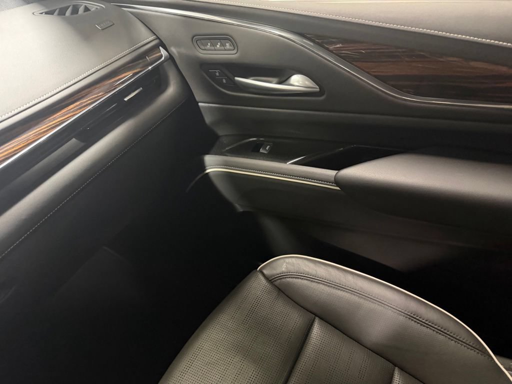 Used 2024 Cadillac Escalade Premium Luxury AWD/4WD image 26