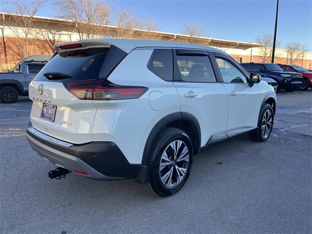 Used 2022 Nissan Rogue SV image 3