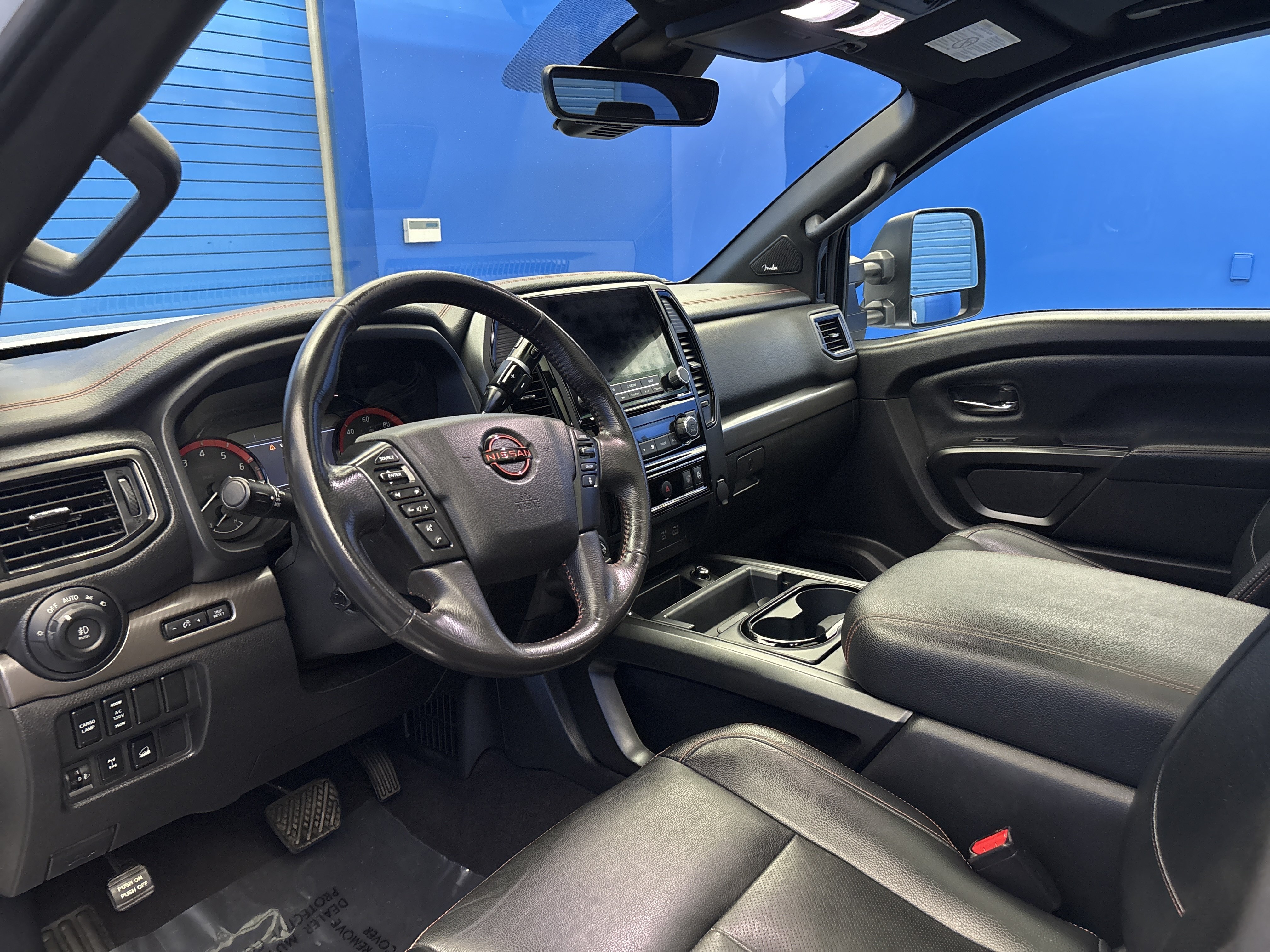 Used 2023 Nissan Titan PRO-4X w/ Pro-4x Convenience Package AWD/4WD image 11