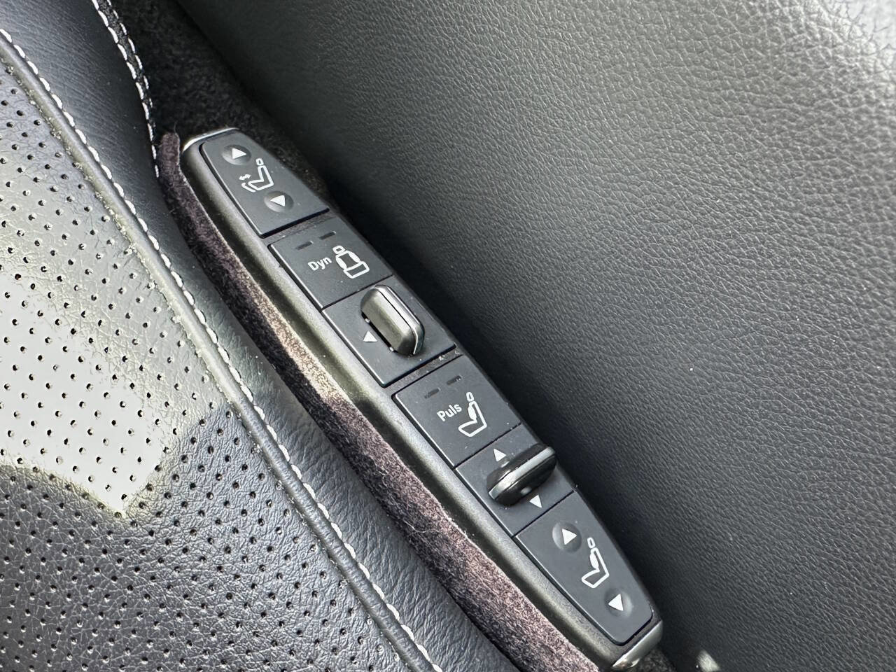 Used 2014 Mercedes-Benz CLS 550 4MATIC image 29