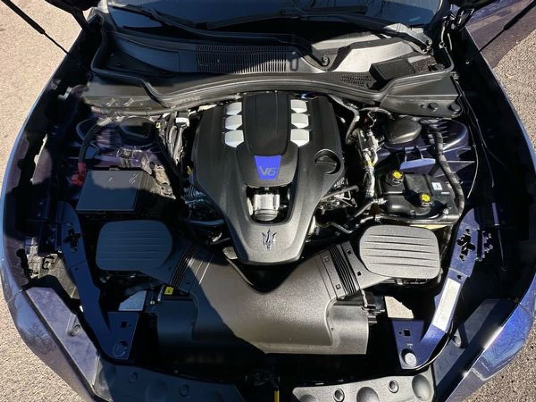 Used 2018 Maserati Ghibli S image 29