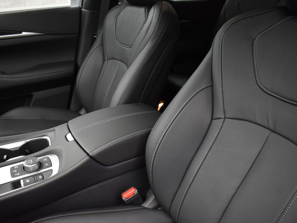 Used 2025 INFINITI QX60 Sensory AWD/4WD image 14