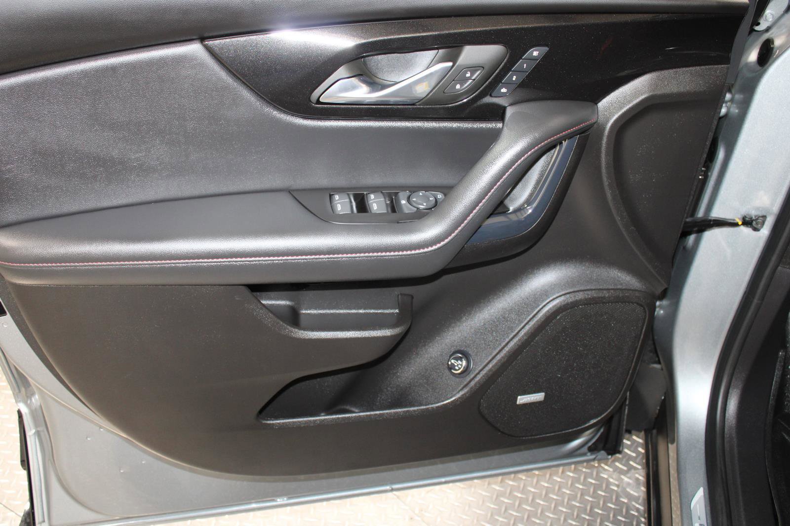 Used 2024 Chevrolet Blazer RS w/ Driver Confidence II Package FWD image 30