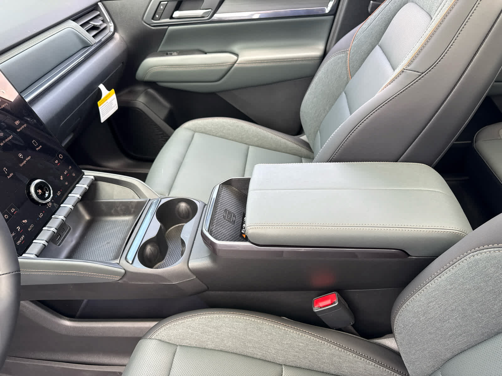 New 2027 GMC Terrain AT4 w/ Technology Package II AWD/4WD image 22