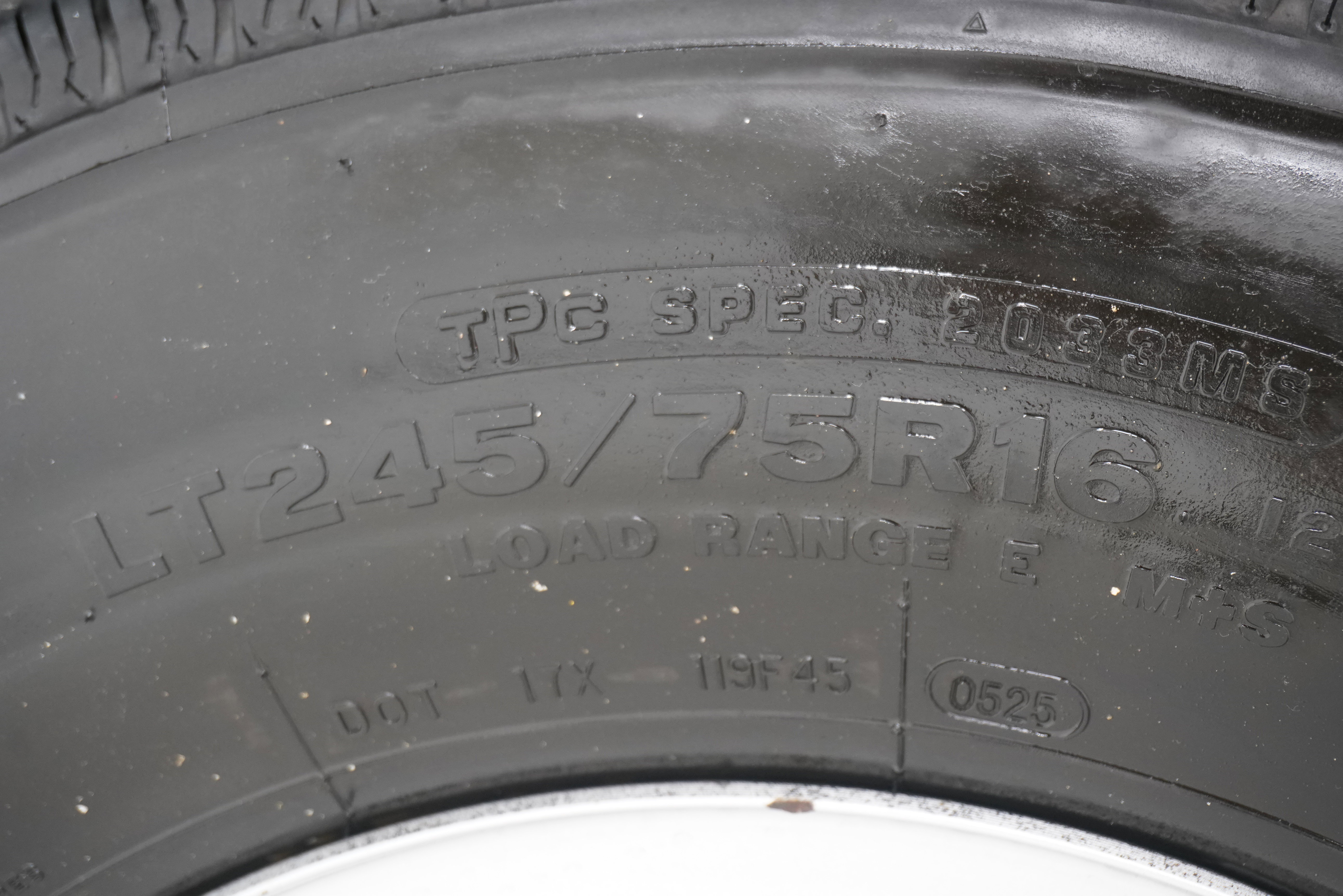 Used 2019 Chevrolet Express 2500 Extended w/ Driver Convenience Package RWD image 19