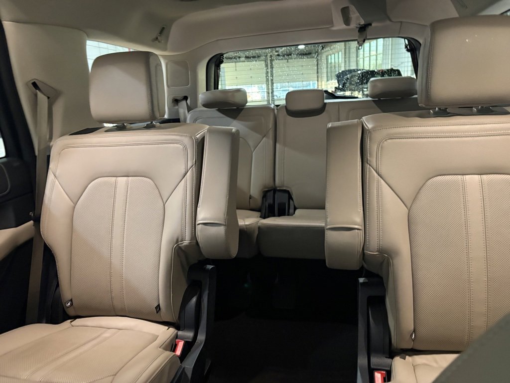Used 2022 Ford Expedition Limited image 23