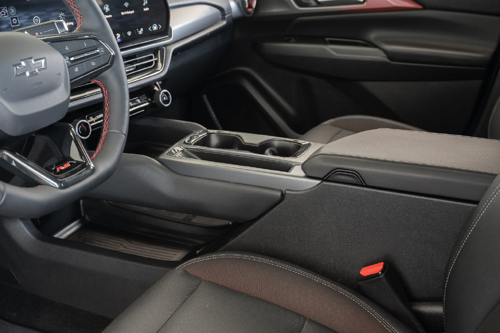 Used 2024 Chevrolet Equinox EV RS FWD image 31