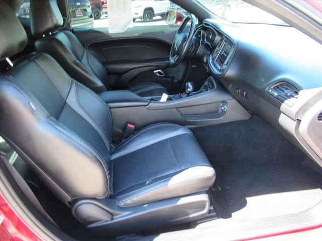 Used 2020 Dodge Challenger SXT w/ Plus Package image 10
