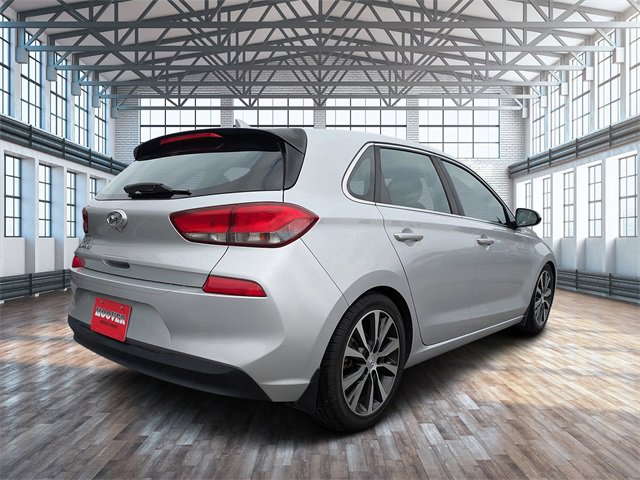 Used 2018 Hyundai Elantra GT image 4