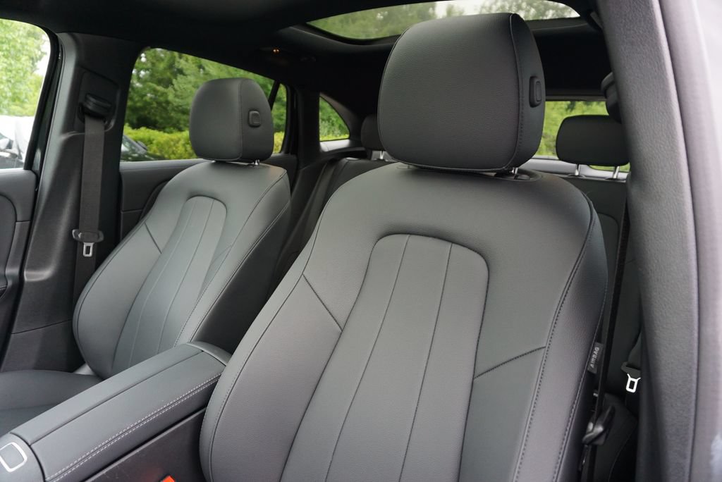 Certified 2025 Mercedes-Benz GLA 250 image 11
