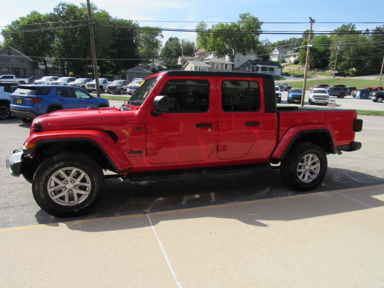 Used 2023 Jeep Gladiator Sport AWD/4WD image 10