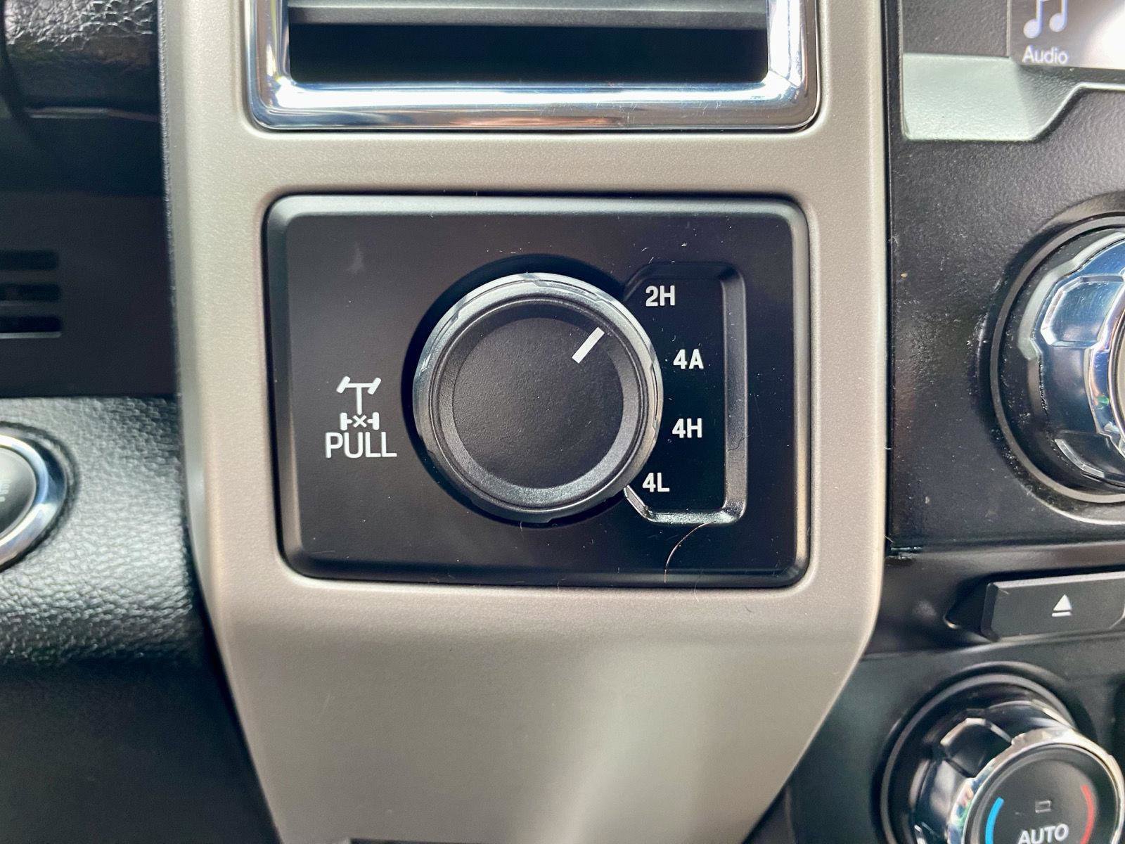 Used 2017 Ford F150 Lariat image 35