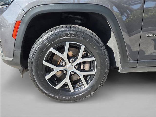 Used 2023 Jeep Grand Cherokee L Limited RWD image 25