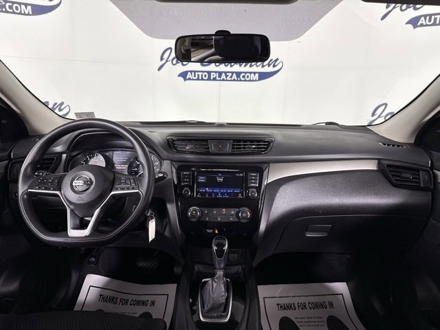 Used 2019 Nissan Rogue Sport S image 2