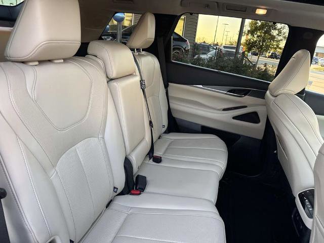 Used 2023 INFINITI QX60 Luxe w/ Cargo Package image 12