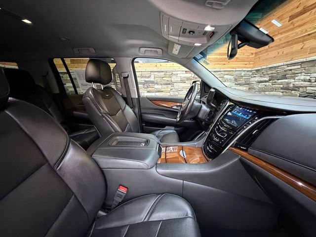 Used 2019 Cadillac Escalade ESV 4WD image 11