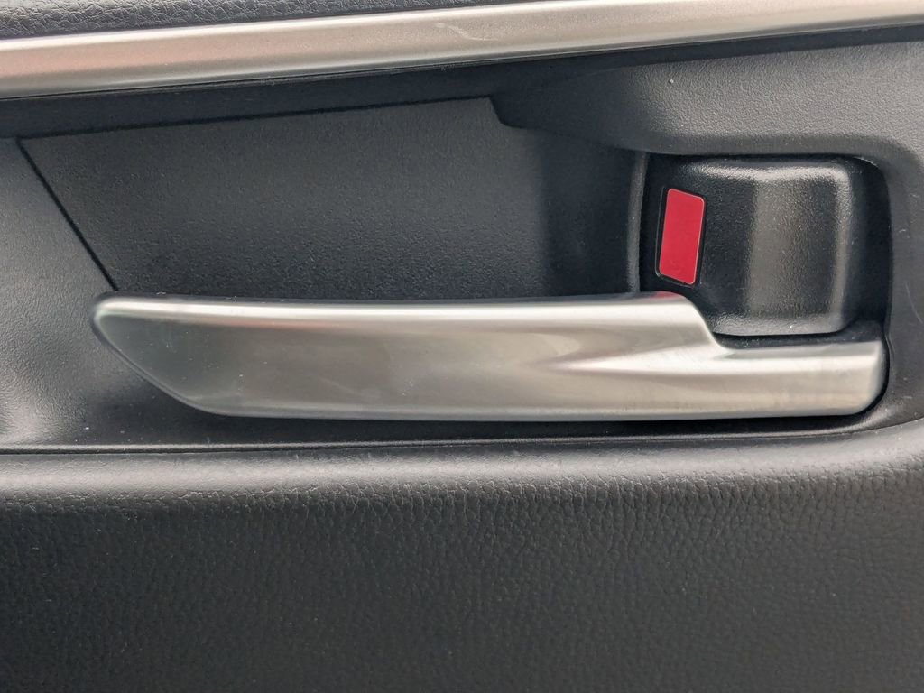 Used 2024 Toyota RAV4 XLE image 33