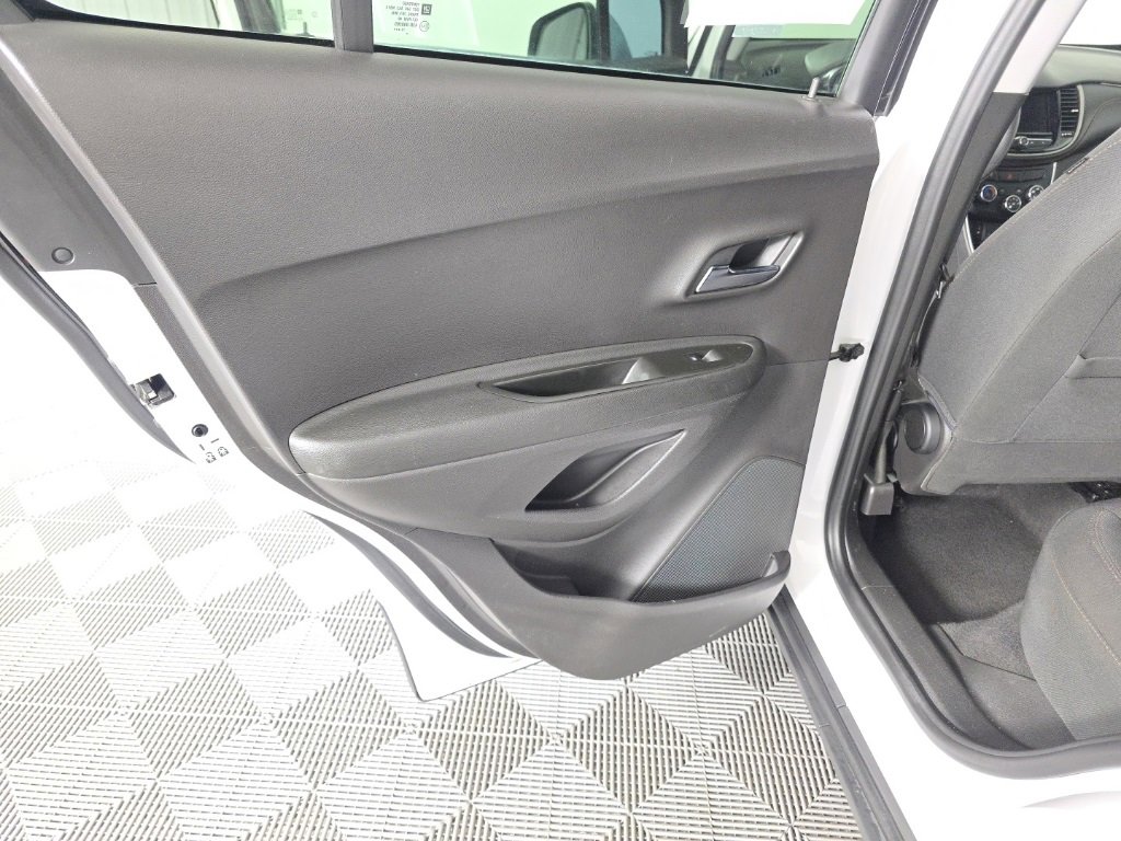 Used 2020 Chevrolet Trax LT image 24