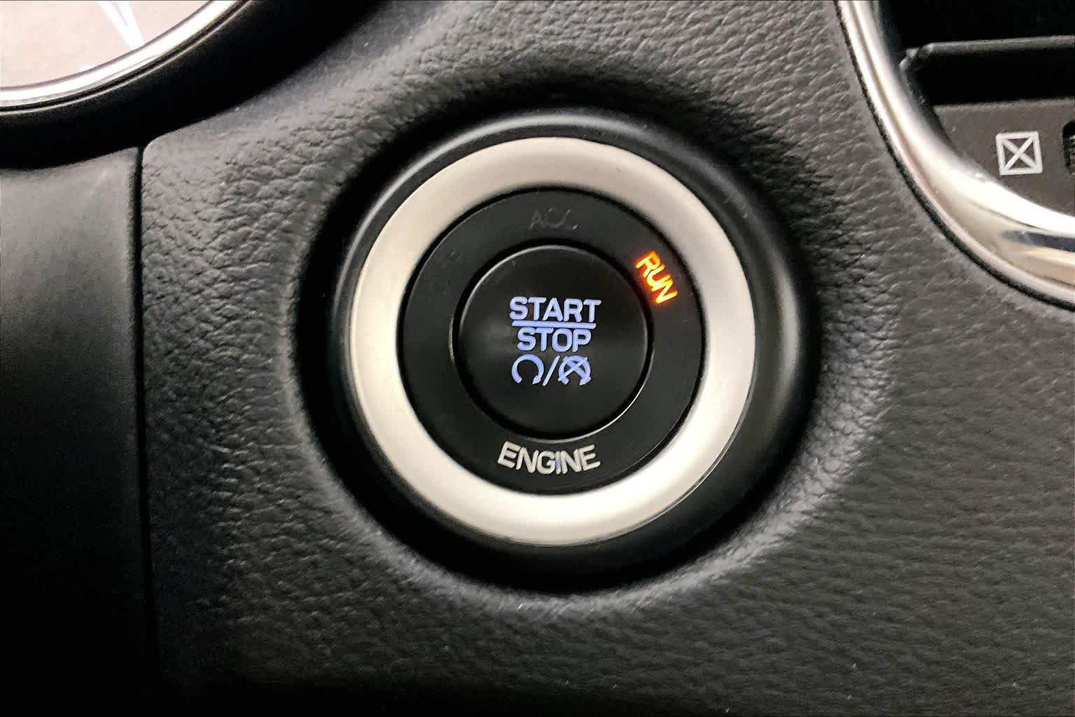 Used 2015 Dodge Durango Limited w/ Nav & Power Liftgate Group RWD image 31