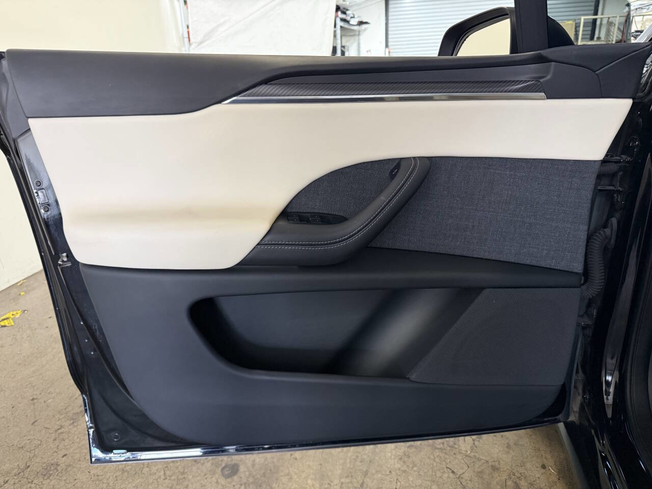 Used 2022 Tesla Model X Plaid image 21