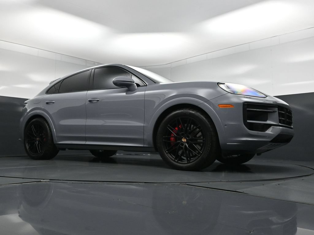 Certified 2025 Porsche Cayenne GTS AWD/4WD image 30