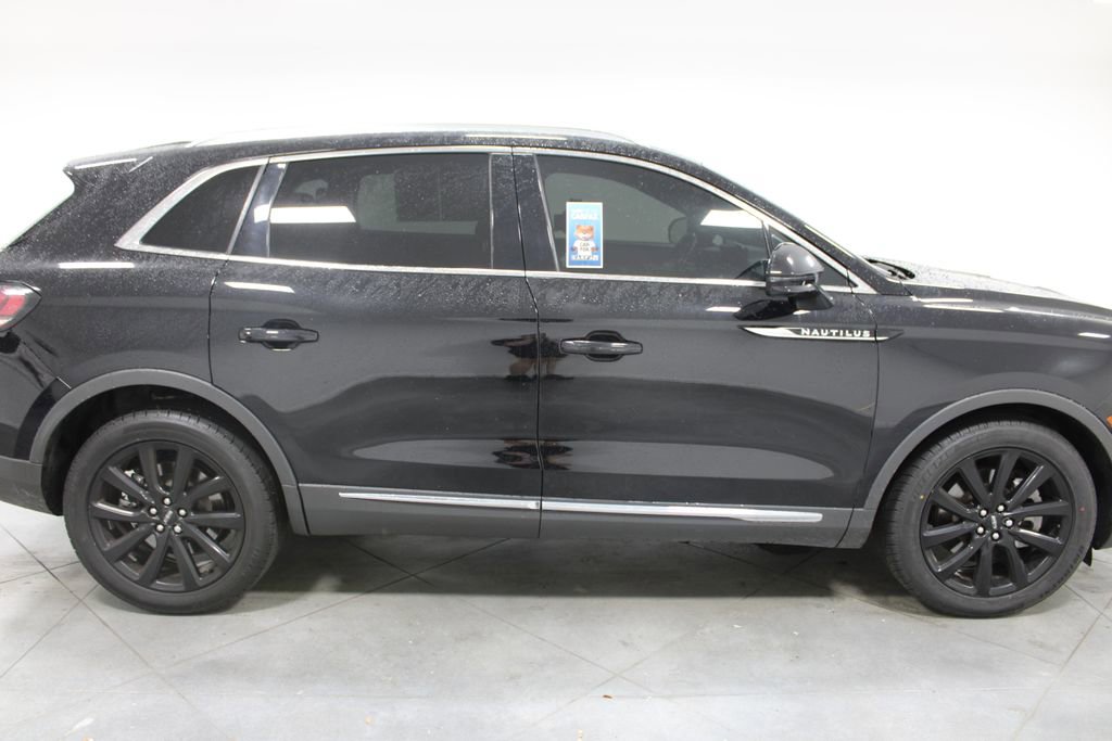 Used 2022 Lincoln Nautilus Reserve w/ Monochromatic Package image 11