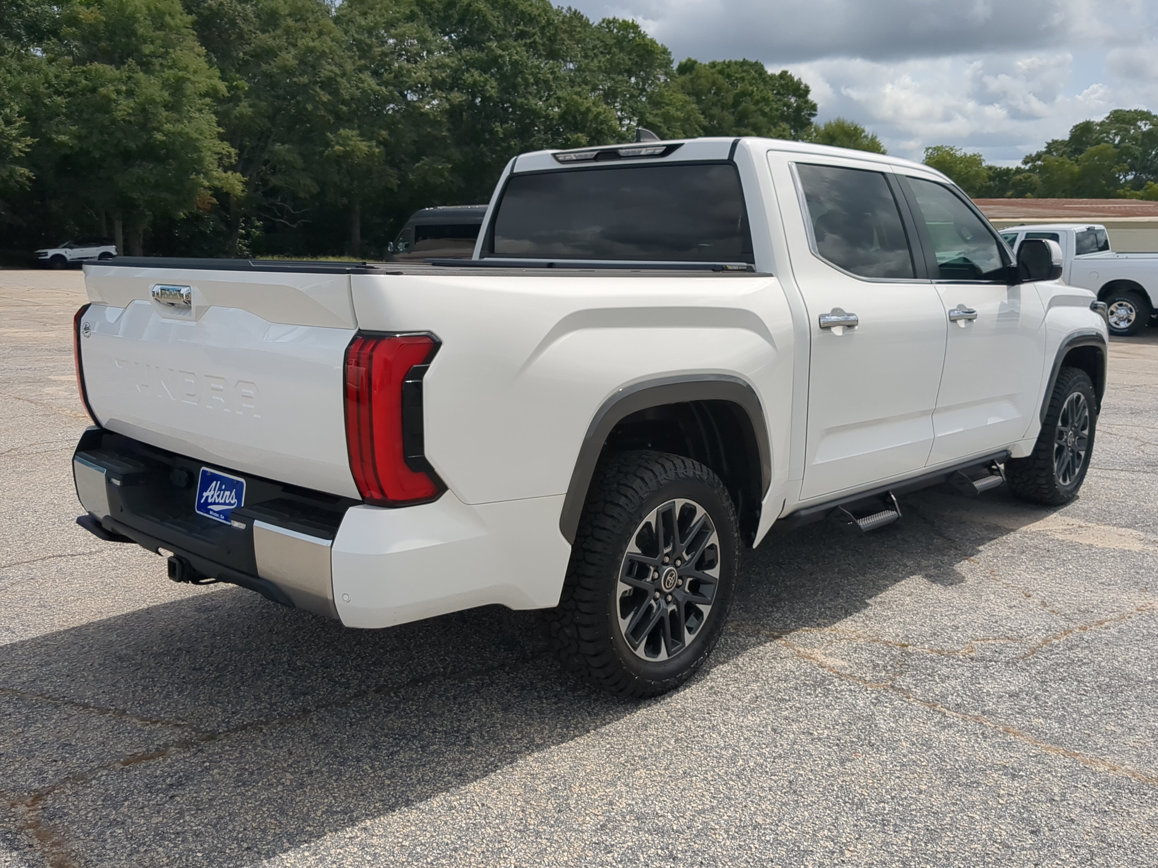 Used 2024 Toyota Tundra Limited AWD/4WD image 3