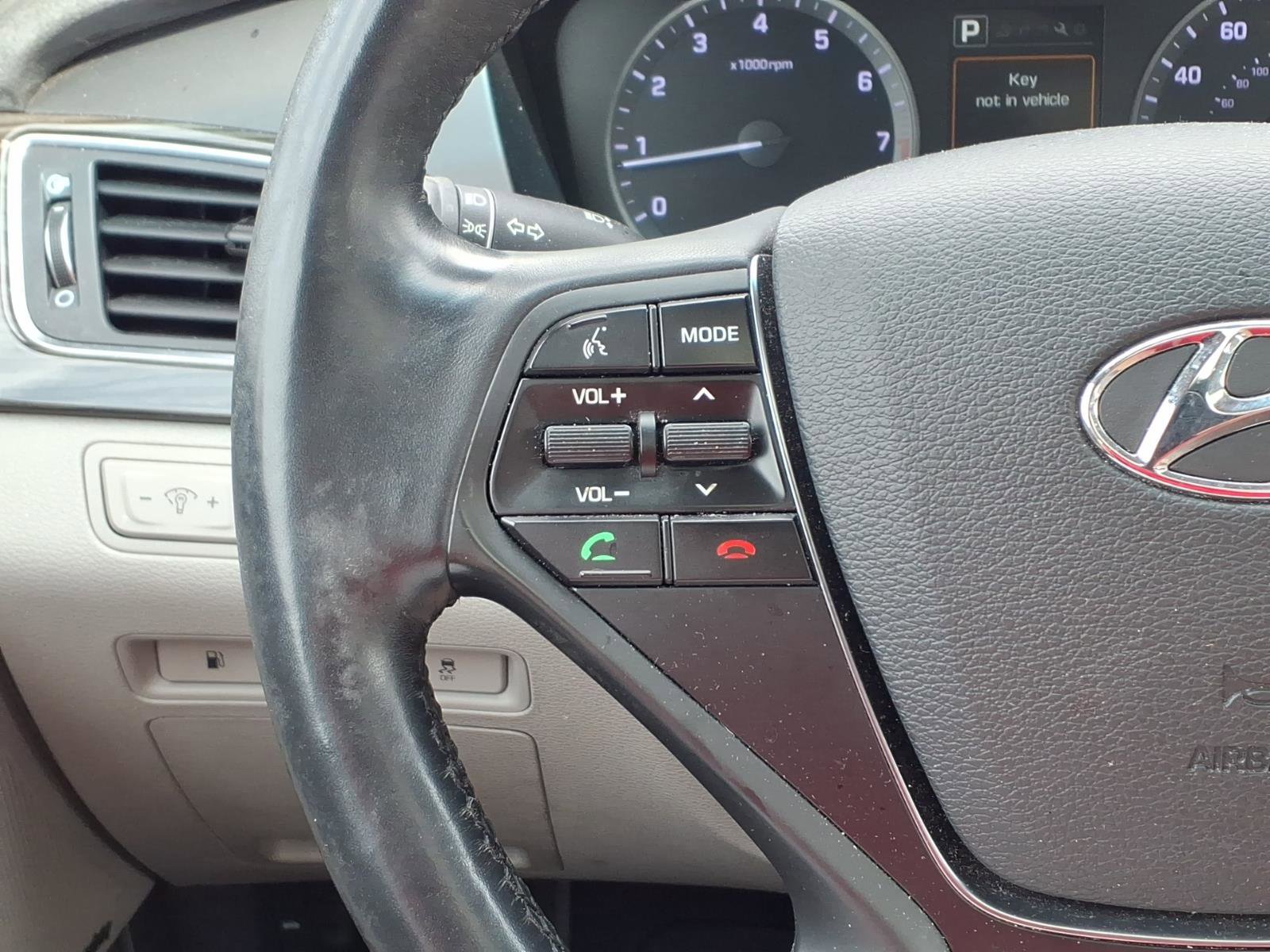 Used 2015 Hyundai Sonata Limited w/ Option Group 05 image 18