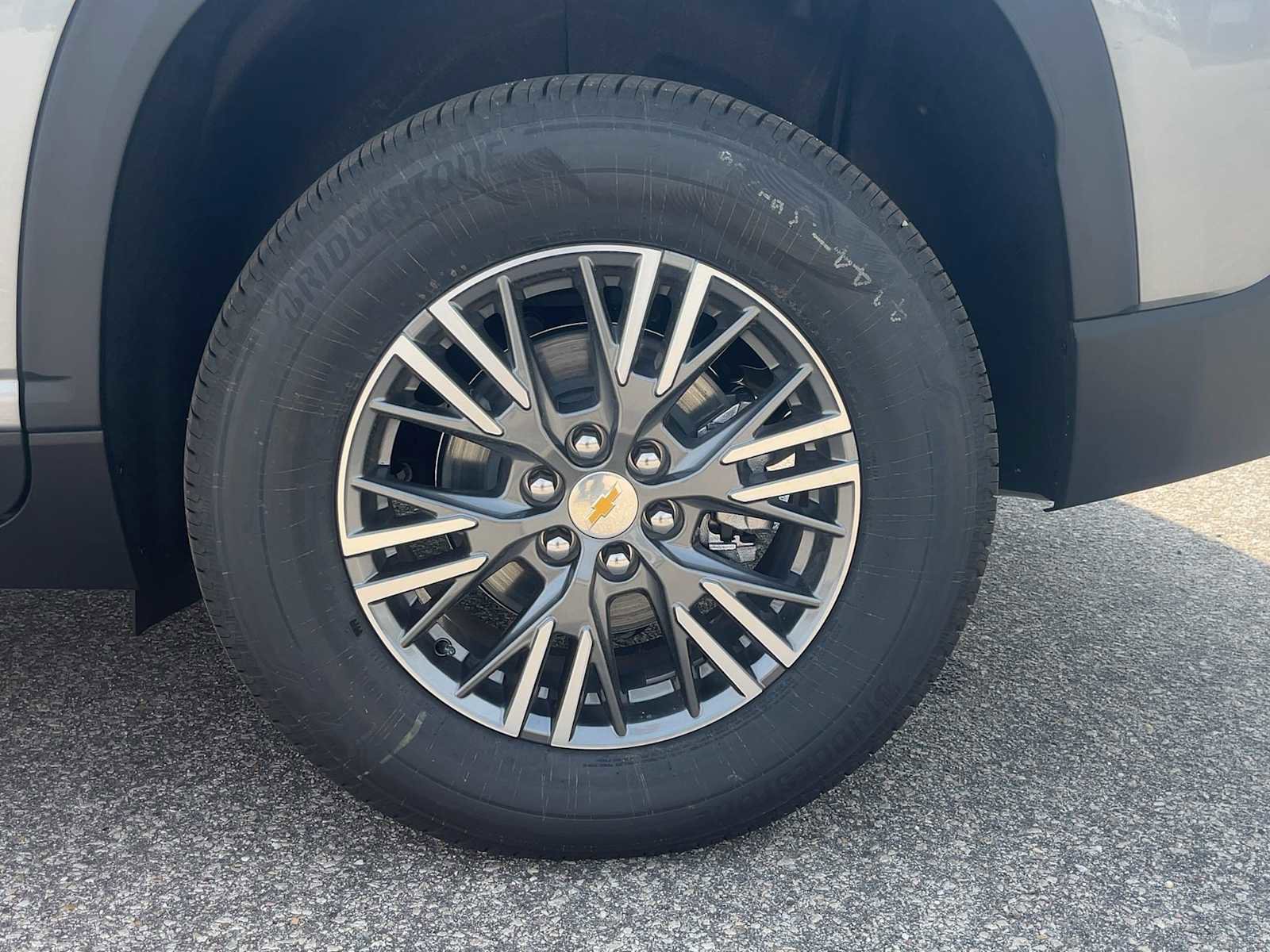 New 2026 Chevrolet Traverse LT FWD image 30