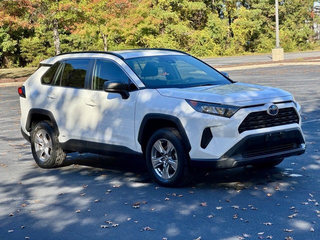 Used 2022 Toyota RAV4 LE image 11