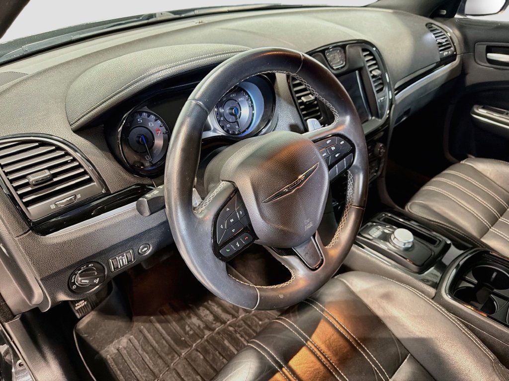 Used 2018 Chrysler 300 S w/ 300S Premium Group AWD/4WD image 9
