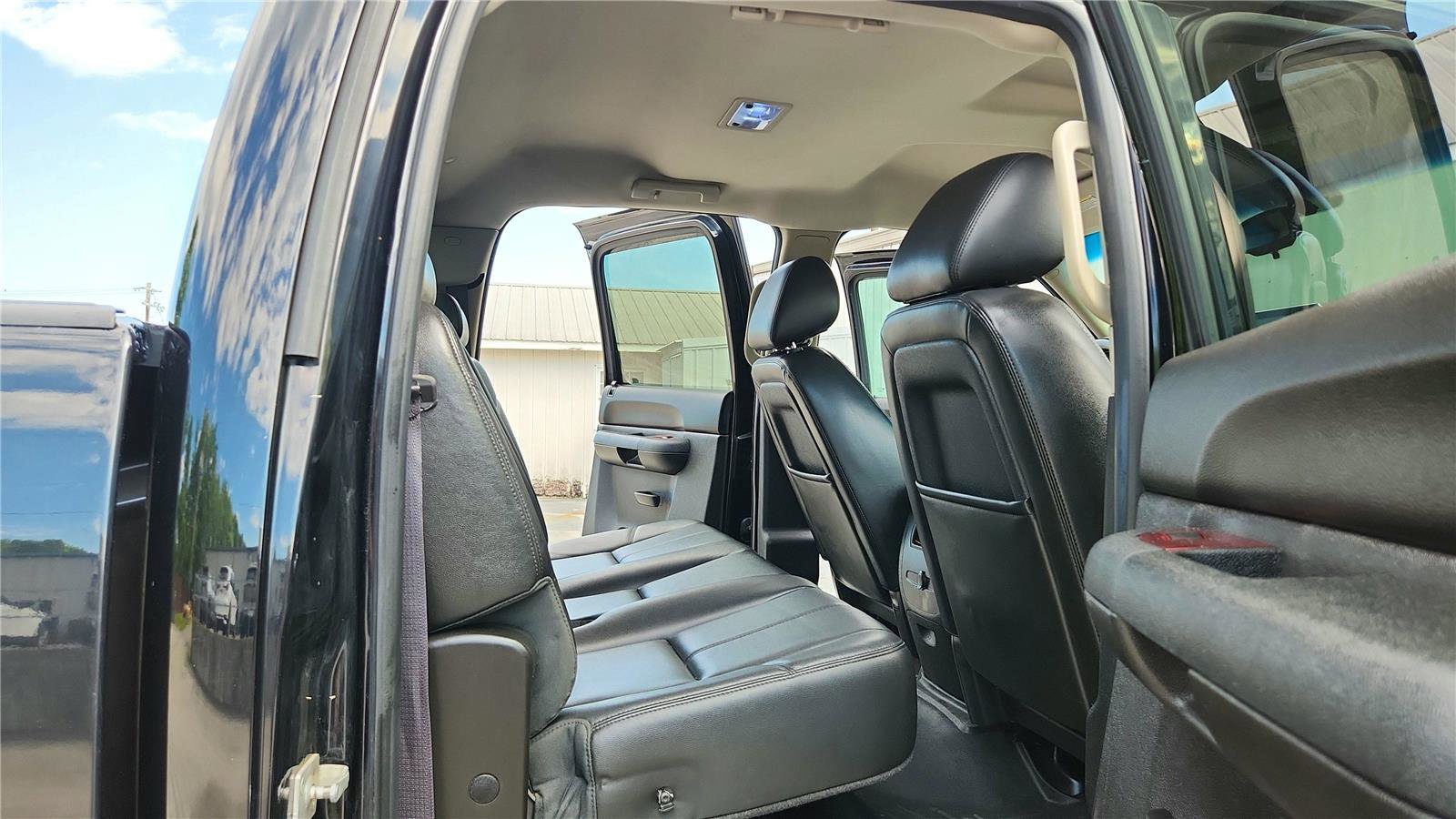 Used 2013 Chevrolet Silverado 2500 LT w/ Z71 Appearance Package AWD/4WD image 21