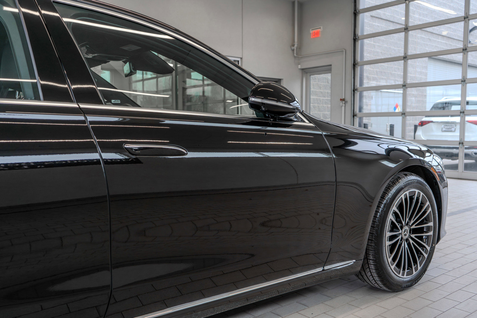 New 2025 Mercedes-Benz S 580 4MATIC Sedan image 30