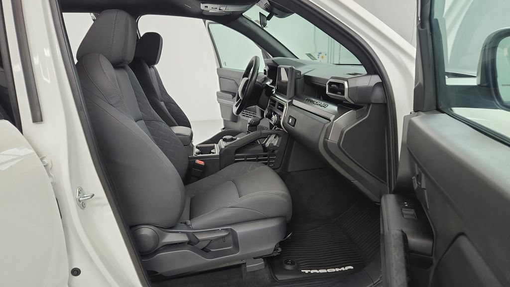 Certified 2024 Toyota Tacoma SR5 AWD/4WD image 24