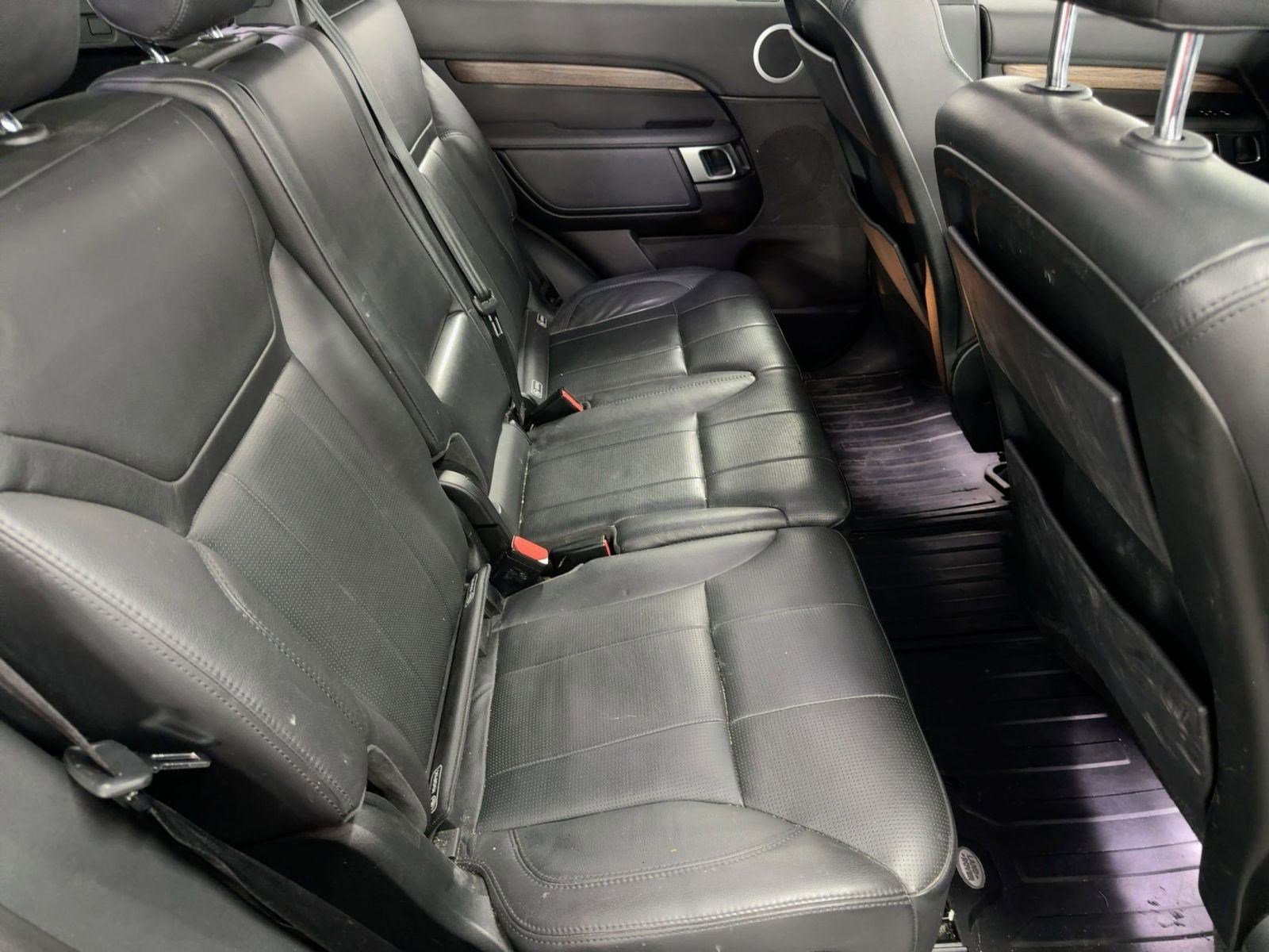 Used 2017 Land Rover Discovery HSE image 29