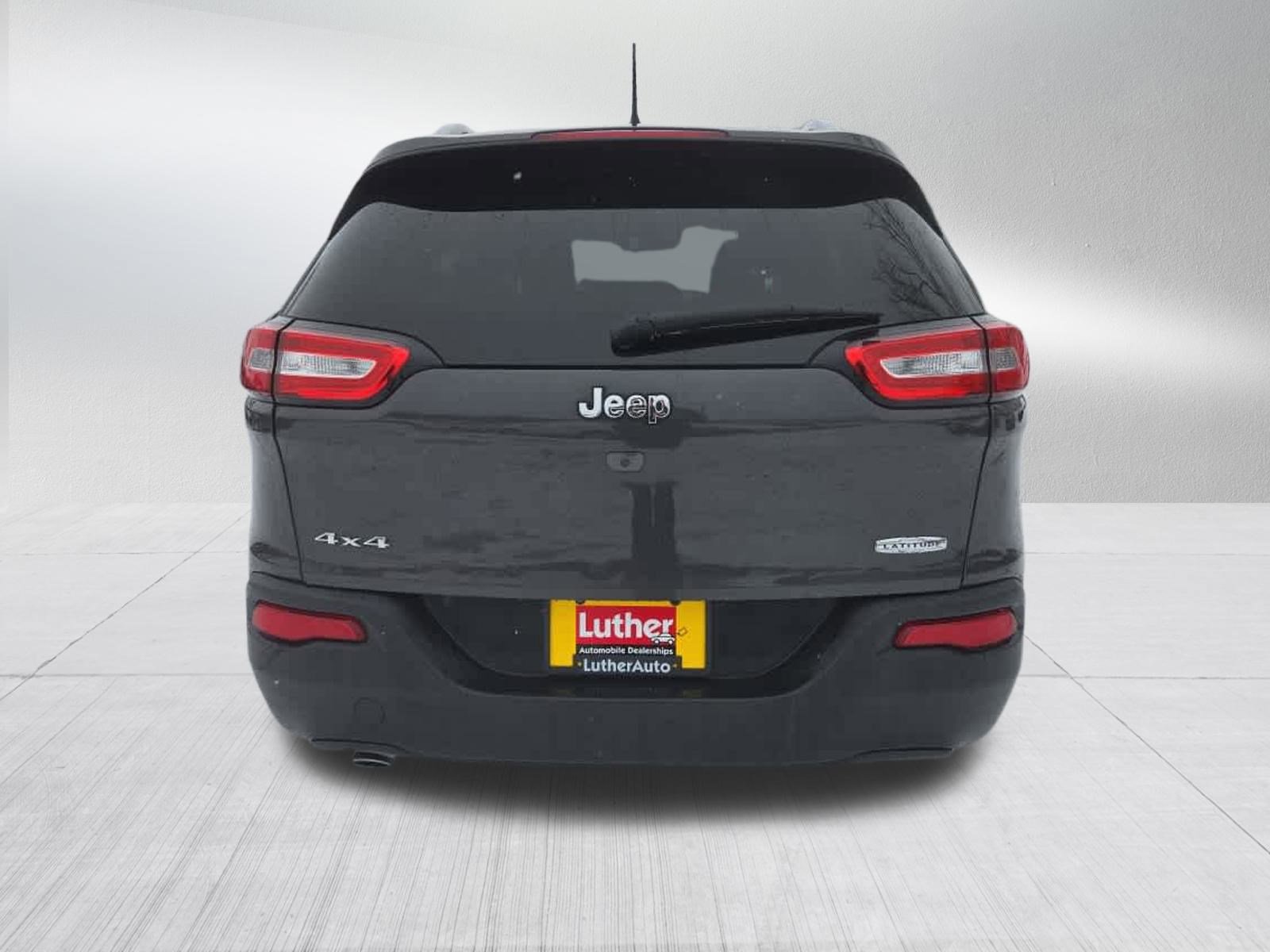 Used 2016 Jeep Cherokee Latitude image 4