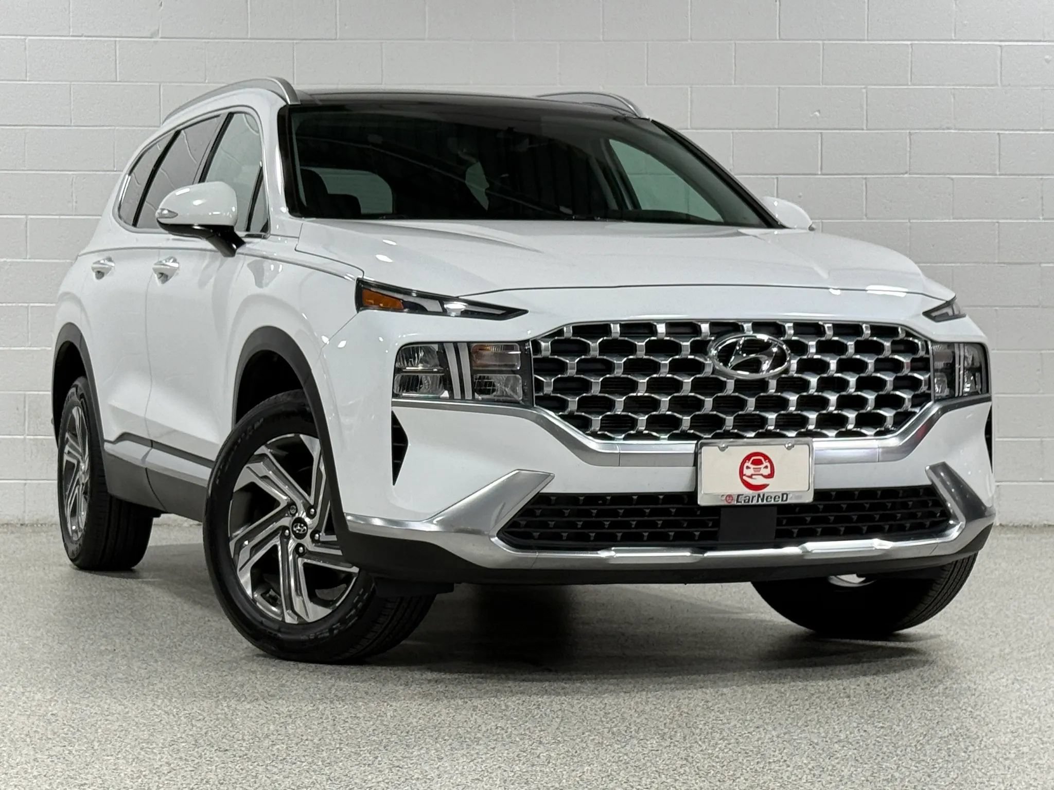 Used 2022 Hyundai Santa Fe SEL w/ Convenience + Premium Package AWD/4WD image 4