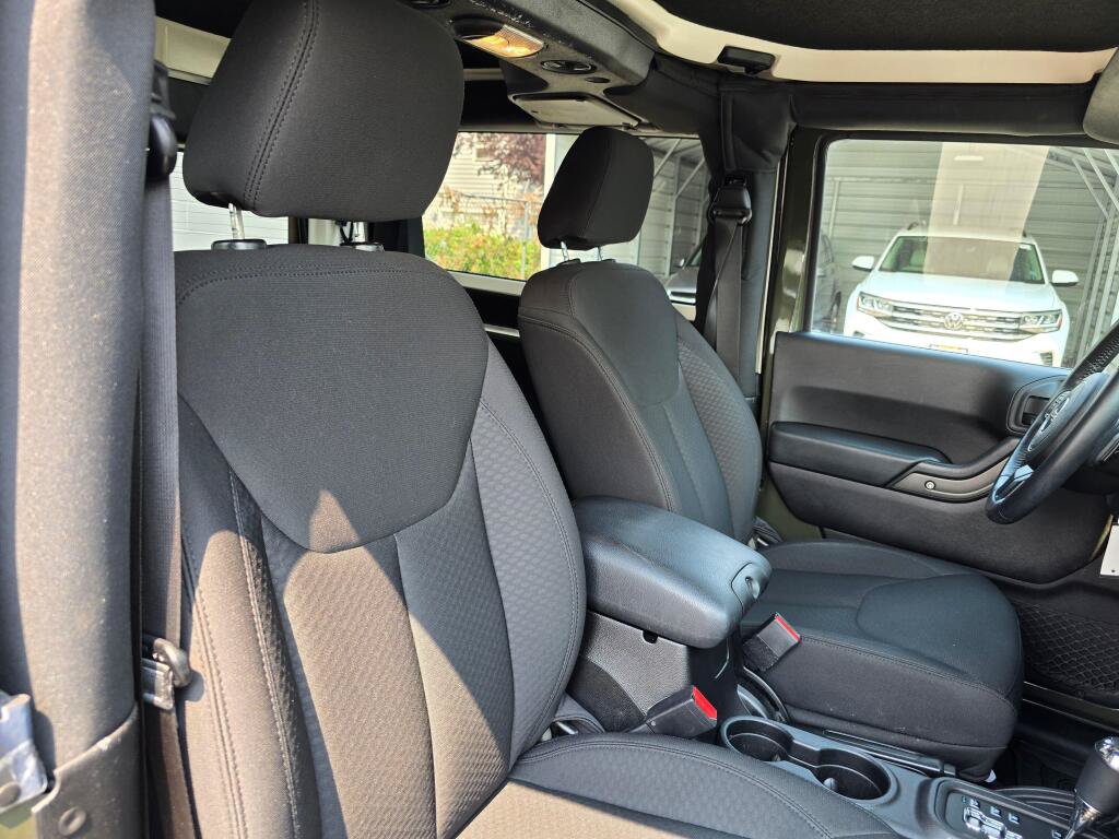 Used 2015 Jeep Wrangler Sport AWD/4WD image 11