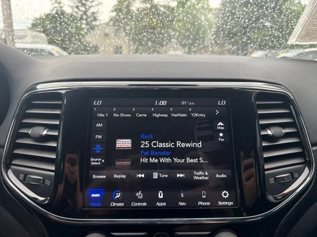 Used 2021 Jeep Grand Cherokee Laredo X AWD/4WD image 30