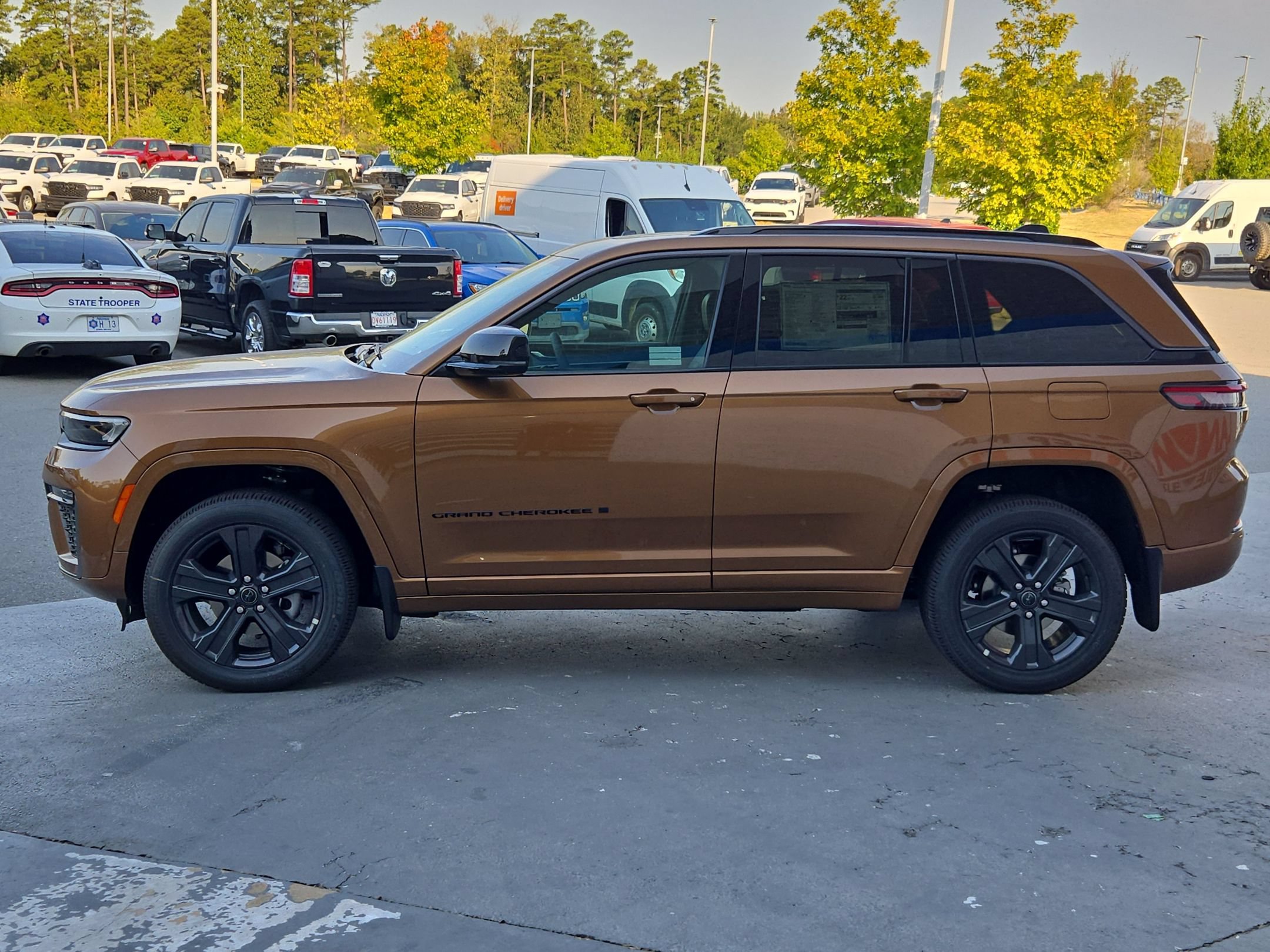 New 2027 Jeep Grand Cherokee Limited AWD/4WD image 4