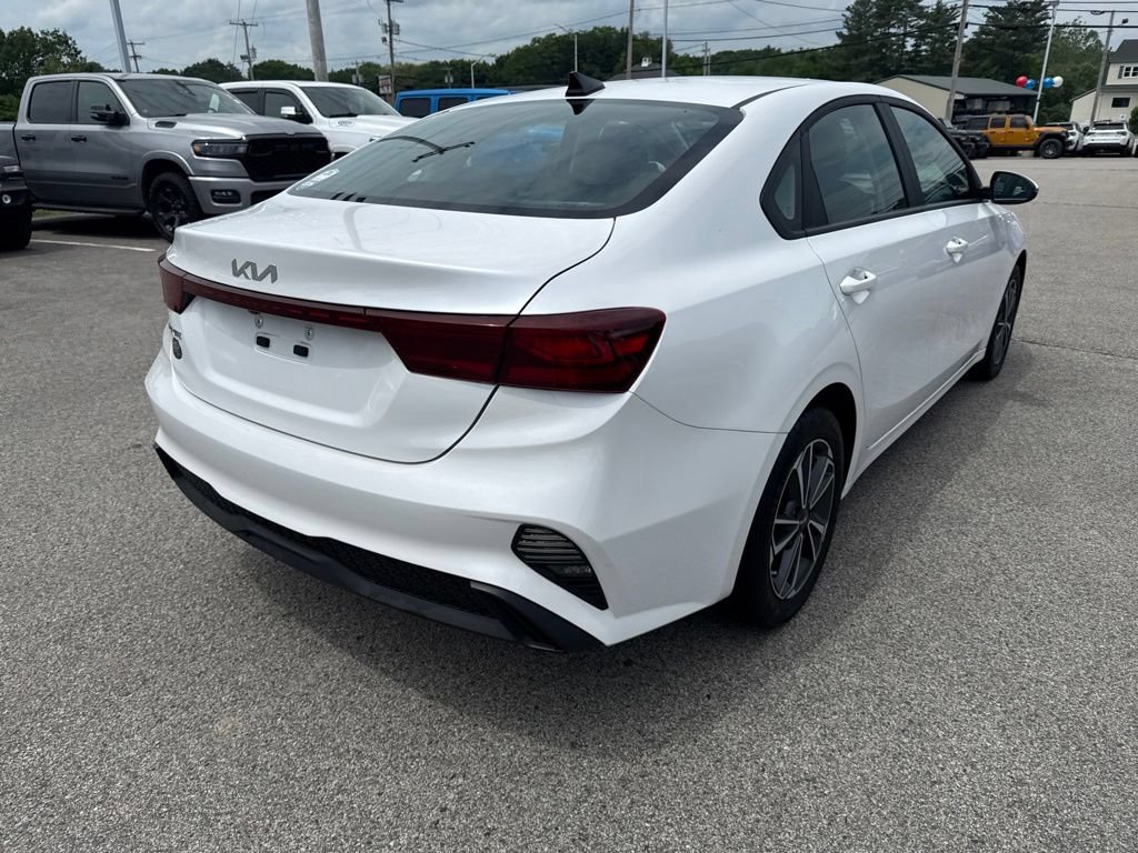 Used 2023 Kia Forte LXS w/ LXS Technology Package FWD image 5