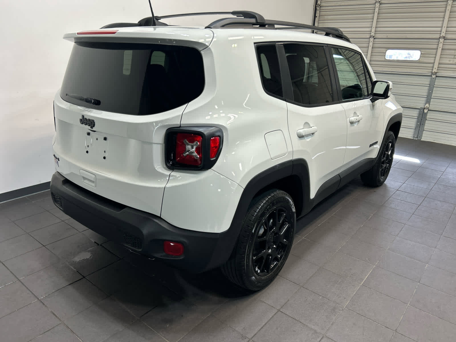 Used 2020 Jeep Renegade Altitude AWD/4WD image 3