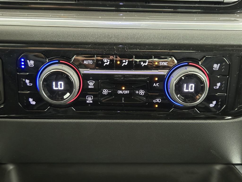 New 2026 Chevrolet Silverado 2500 High Country w/ High Country Premium Package AWD/4WD image 19