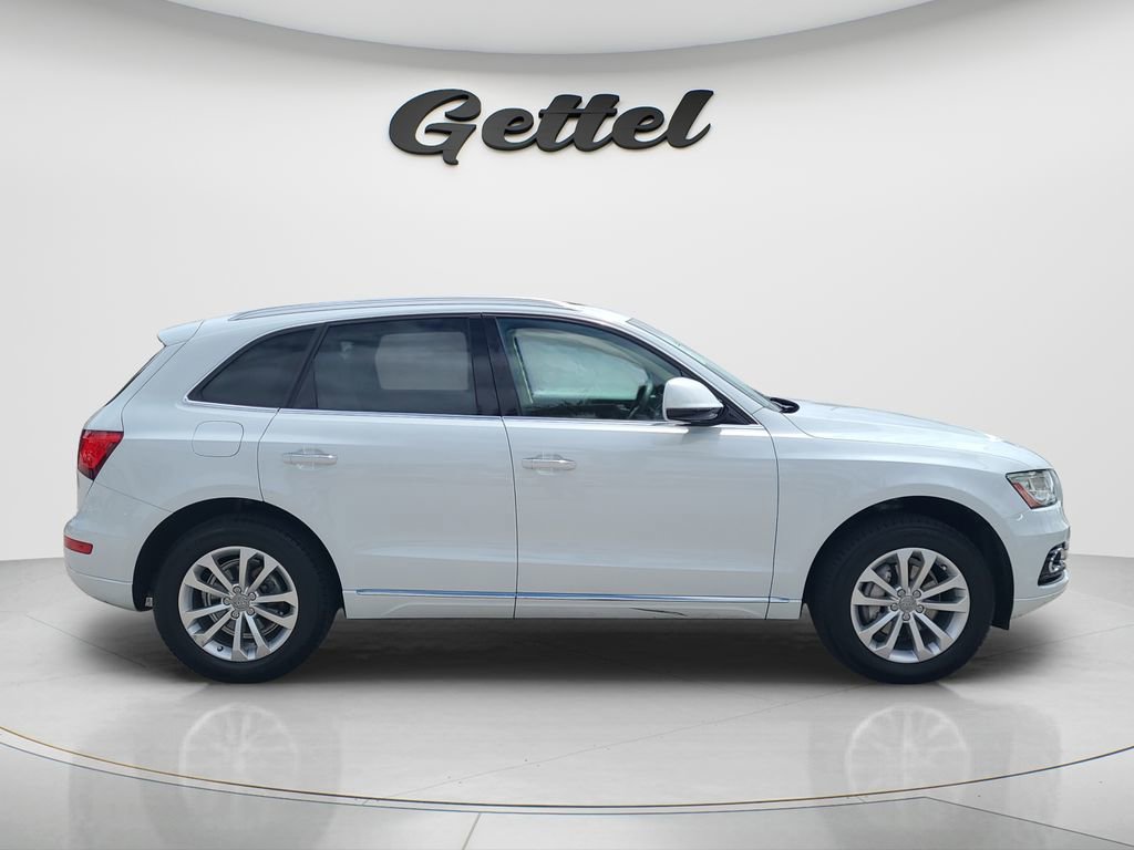 Used 2016 Audi Q5 2.0T Premium Plus w/ Technology Package image 3