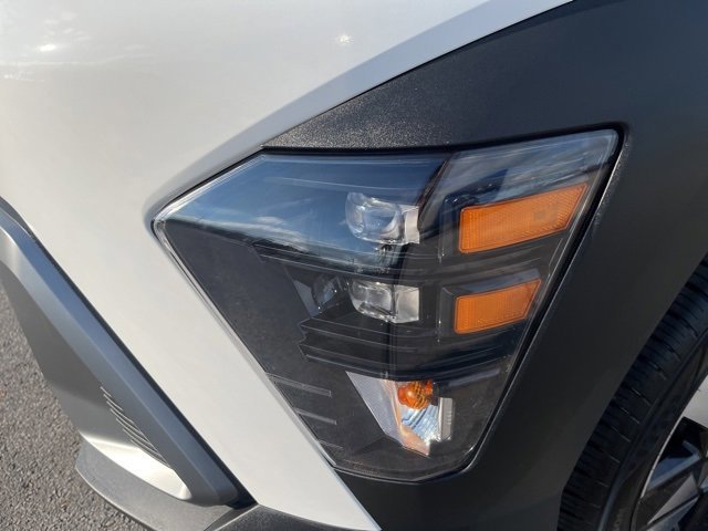 Certified 2025 Hyundai Kona SEL AWD/4WD image 30
