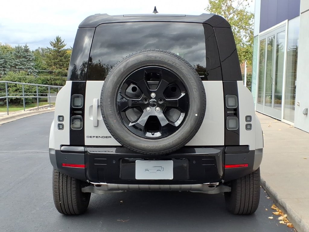 New 2026 Land Rover Defender 110 S AWD/4WD image 4