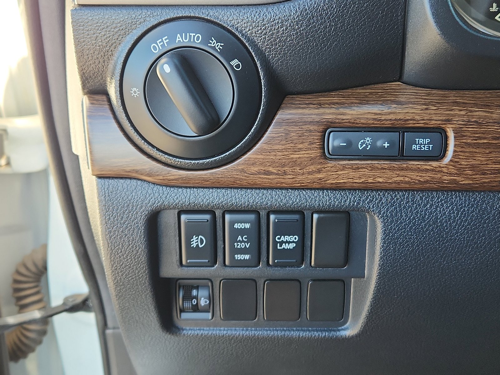 Used 2019 Nissan Titan Platinum Reserve w/ Platinum Utility Package image 18