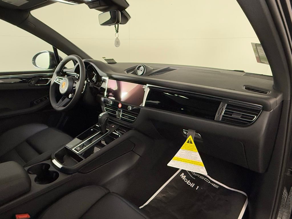 New 2026 Porsche Macan image 19
