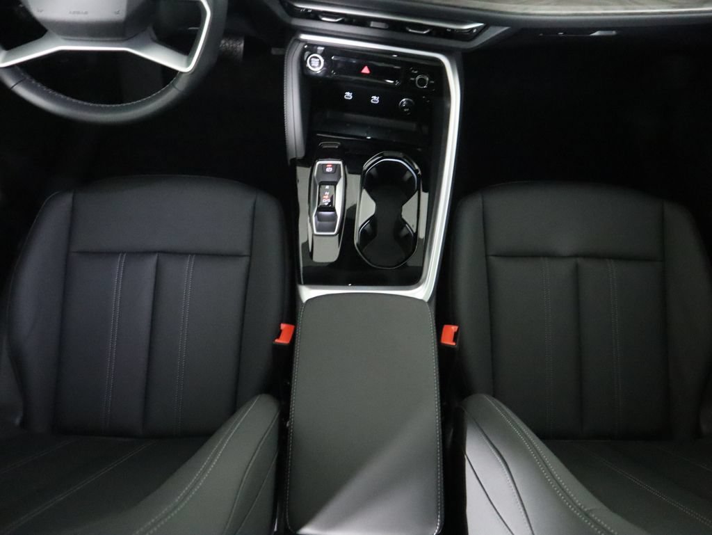 Used 2025 Audi Q5 Premium w/ Convenience Package AWD/4WD image 18