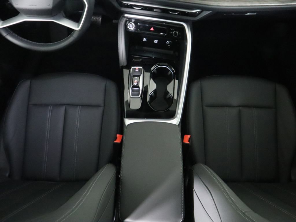 Used 2025 Audi Q5 Premium w/ Convenience Package AWD/4WD image 18